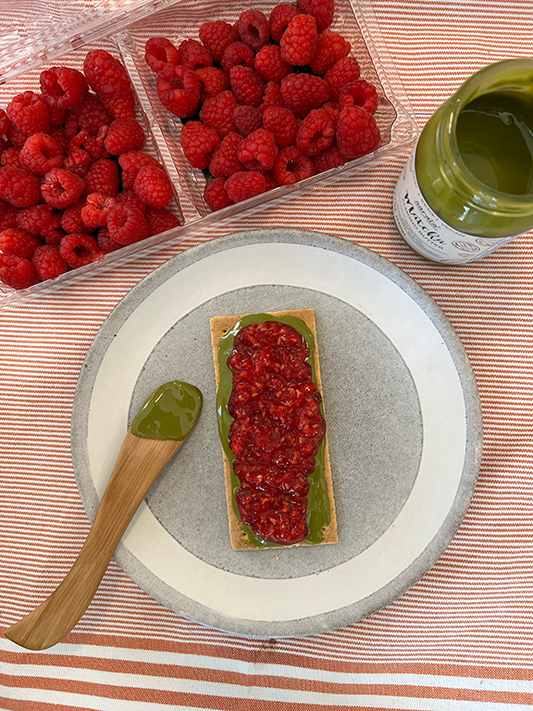 Graham Crackers with Matcha & Raspberry